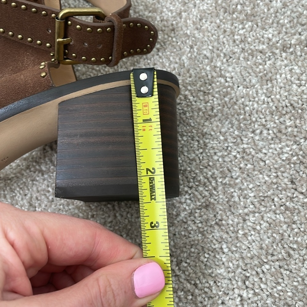 Banana Republic Daze Suede Sandal - Picture 9 of 10
